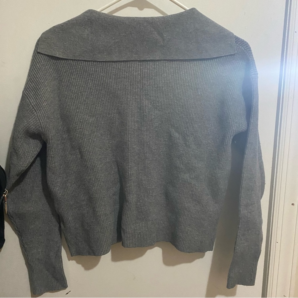 A New Day Ribbed Gray Knit Top - Picture 3 of 4